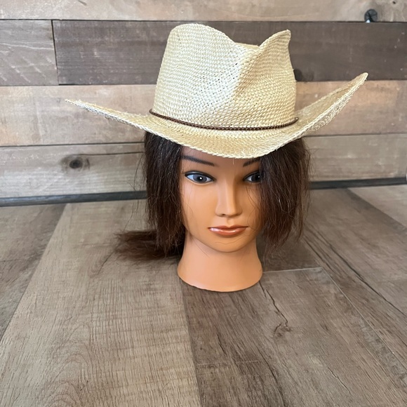 High end Gladys Tamez Millinery handmade straw hat. - Picture 4 of 6